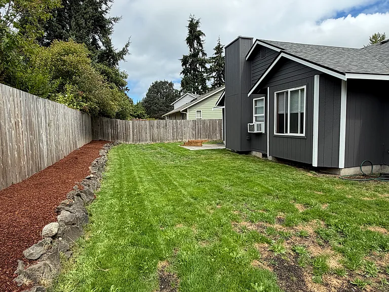 3309 Davis Ct NE — Photo 17