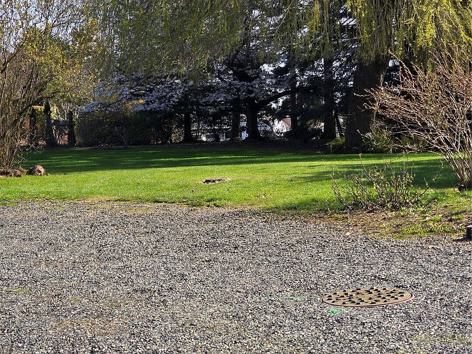 2nd image of 5838 Hawthorne Place