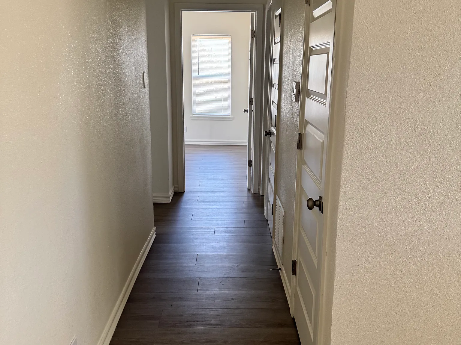 2 bed, 1005 sqft, $1,200 — Photo 4