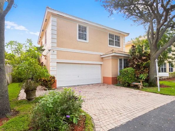 1041 N 12th Way, Hollywood, FL 33019