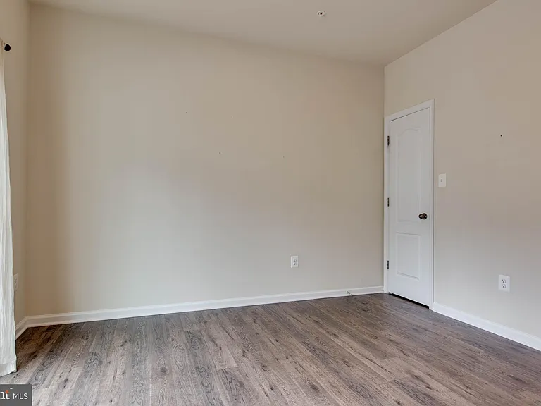 1022 Linden Dr — Photo 16