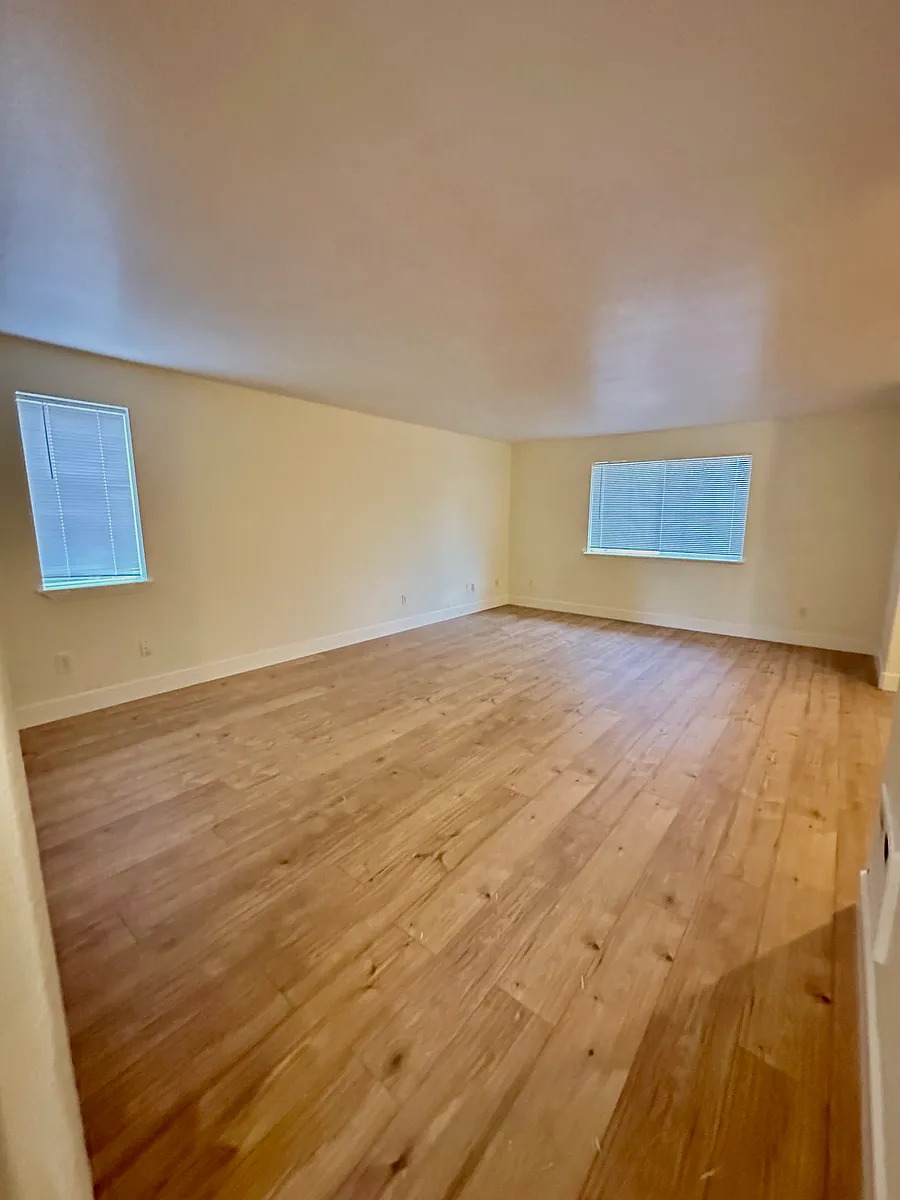 Building Photo - 2837 SW Umatilla Ave #2837
