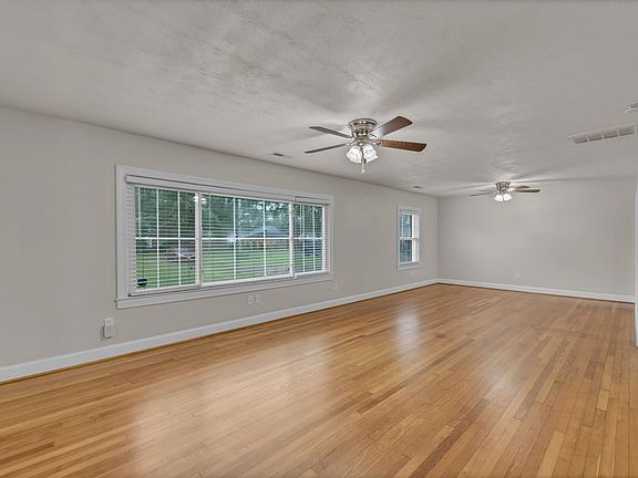 4th image of 525 Dove Dr