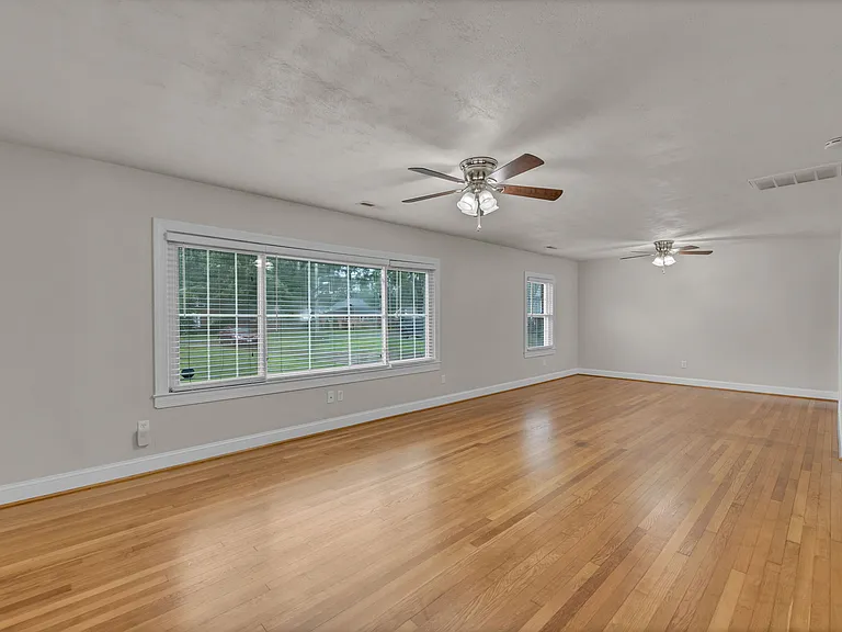 525 Dove Dr — Photo 4