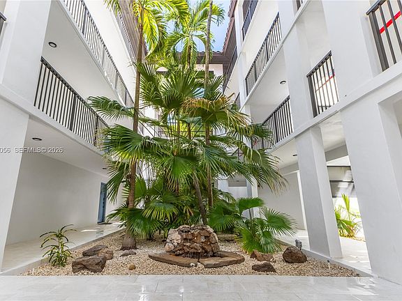 3rd image of 101 Ocean Lane Dr APT 1013