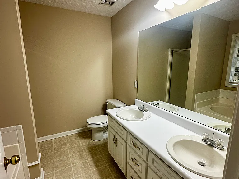 512 Morgans Landing Dr — Photo 9