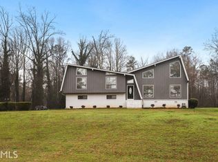 6955 Oak Leaf Dr, Fairburn, GA 30213