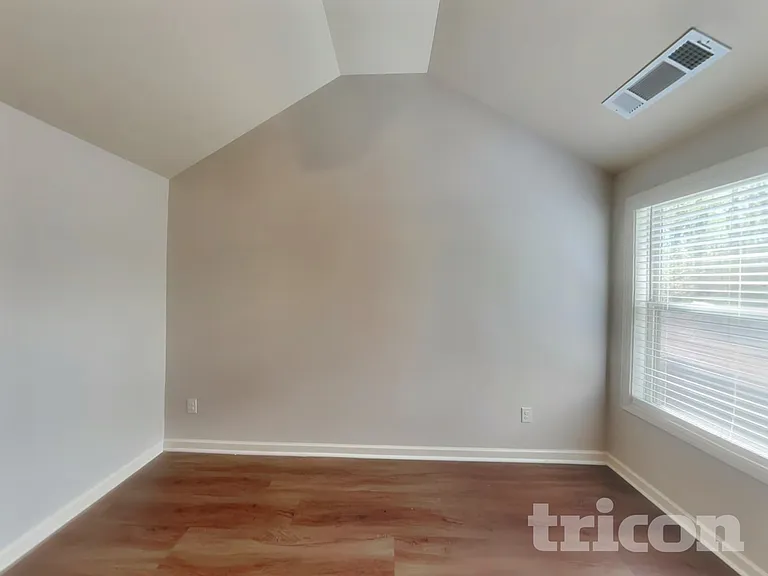 217 Adeline Ln — Photo 12