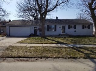 20182 Broadacres St, Clinton Township, MI 48035
