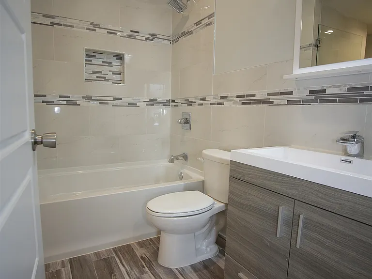 141 Beach St #2 — Photo 15