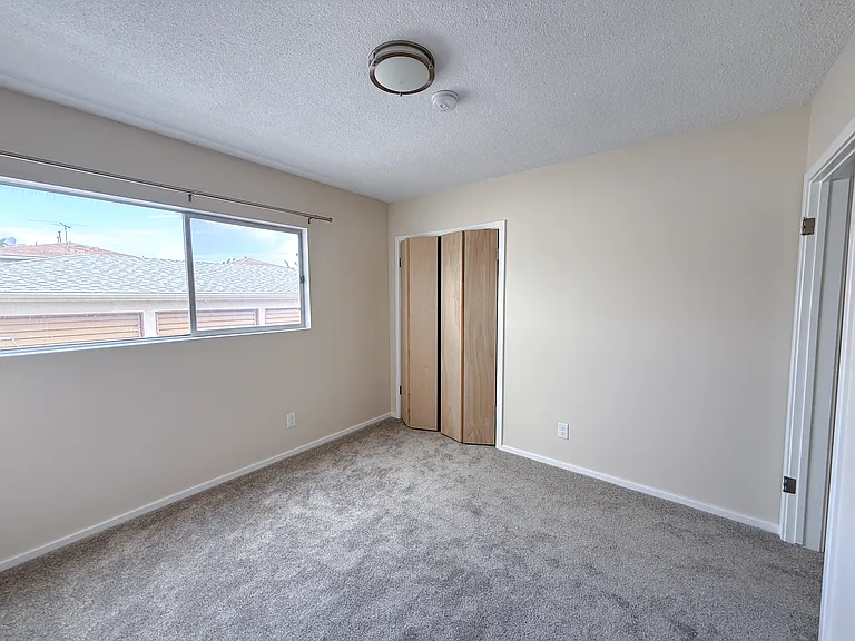 1252 W 25th St #2 — Photo 12