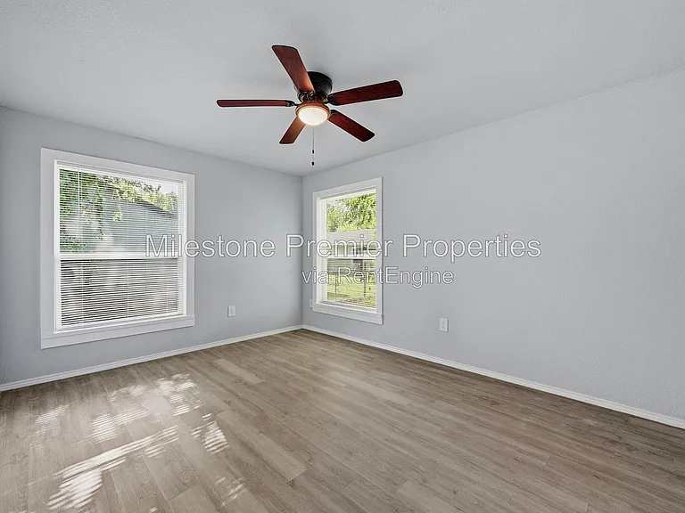 718 W Belden St — Photo 18