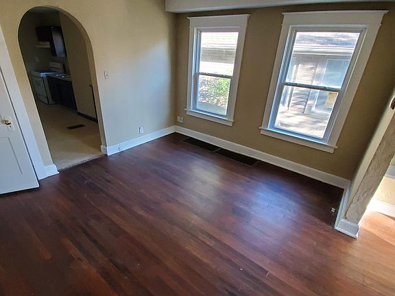 3rd image of 5432 Lydia Ave