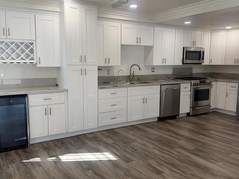 Luxury Kitchen with Premium Finishes