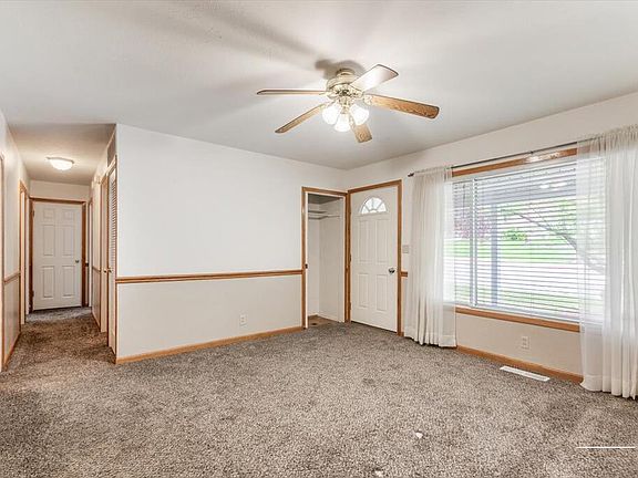 5th image of 469 Linden Ave