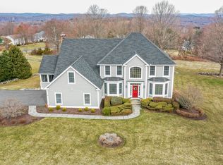 8 Gallows Rd, Brookfield, CT 06804
