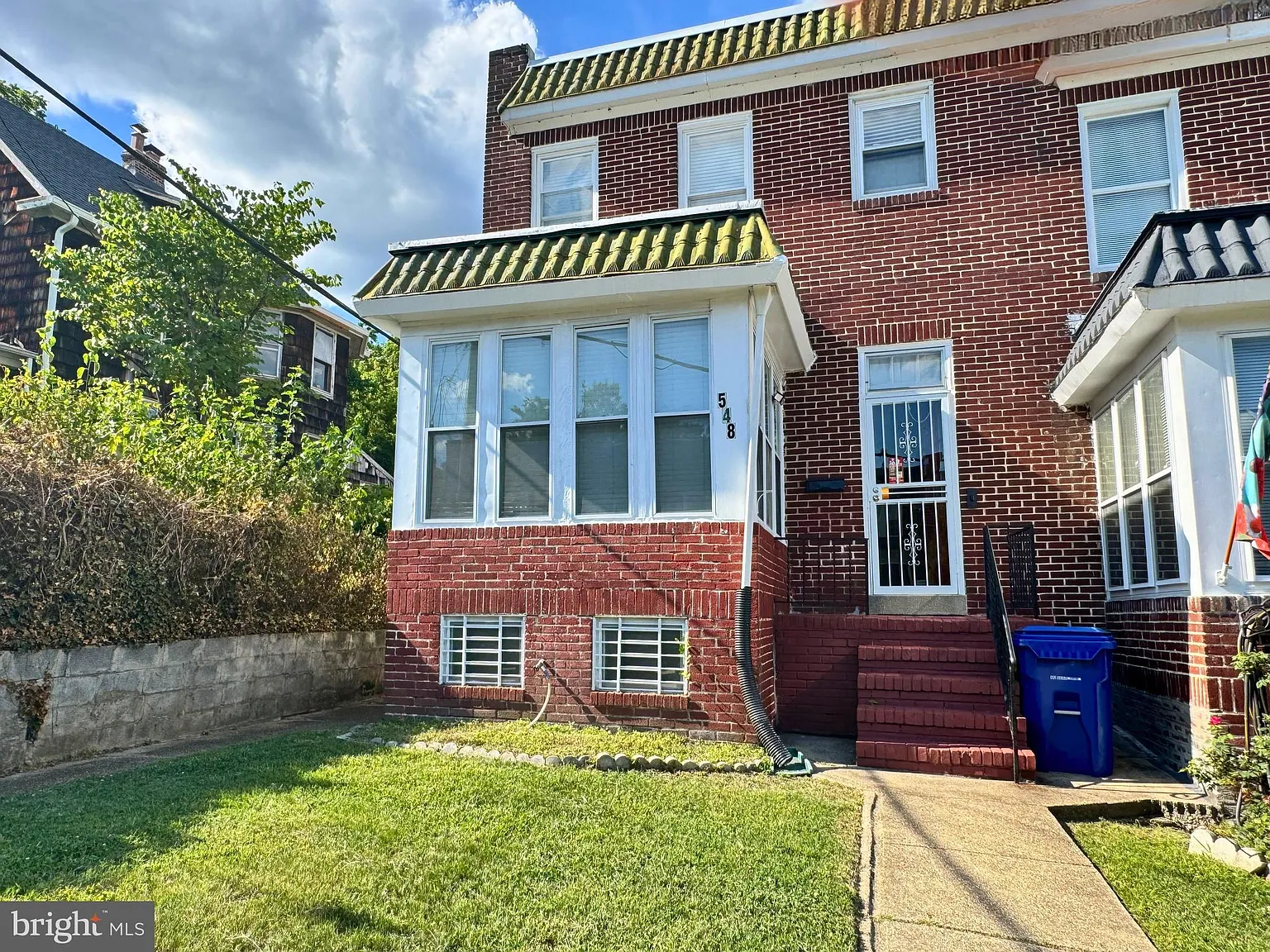 4 bed, 2.0 bath, 1682 sqft, $2,200 — Photo 1