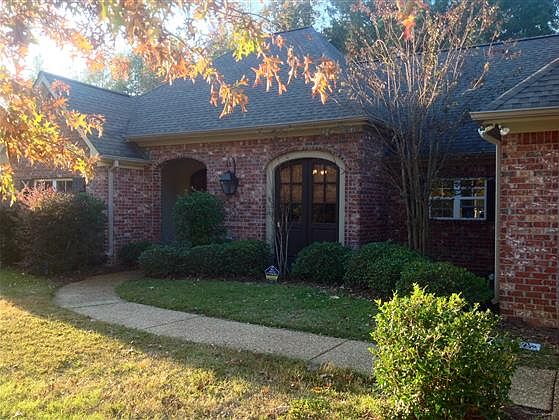 1st image of 132 Thornwood Dr