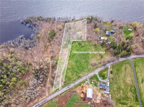 1877 Lakeview Rd, Cambridge Narrows, NB E4C 1M9
