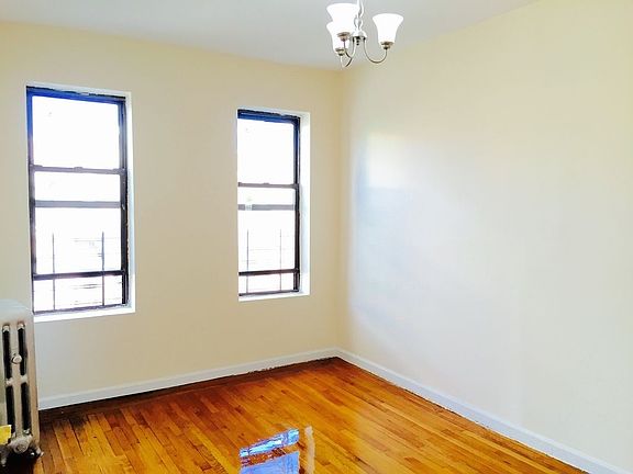 3rd image of 320 Empire Blvd APT 4N