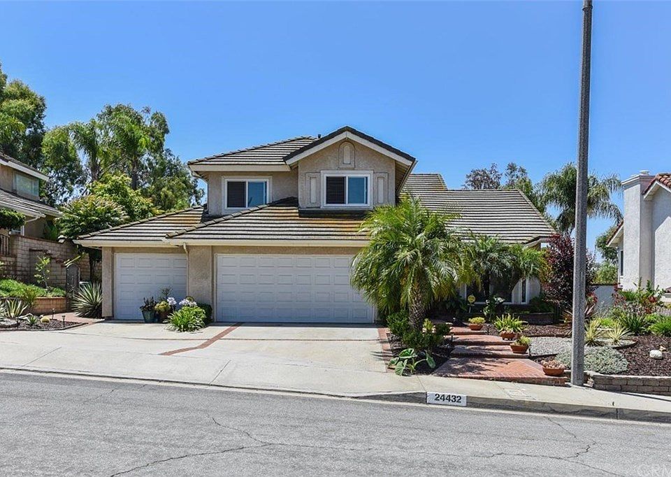 1st image of 24432 Saint Ives Ct