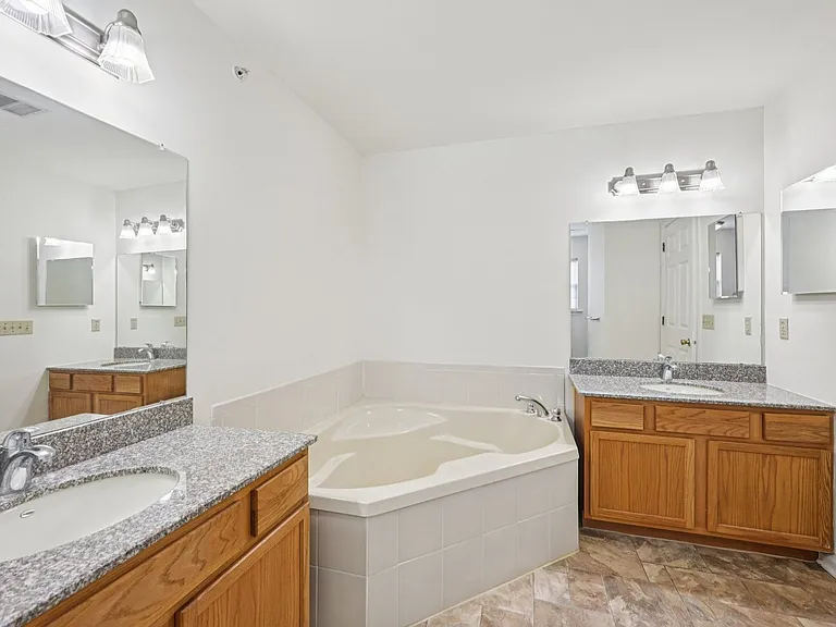 Spring Creek Apartments — Photo 176