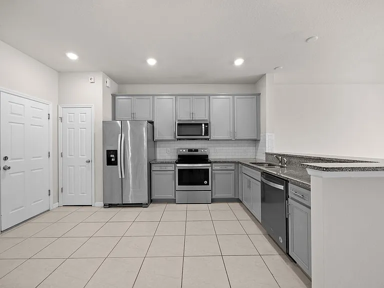 3971 Plainview Dr — Photo 16
