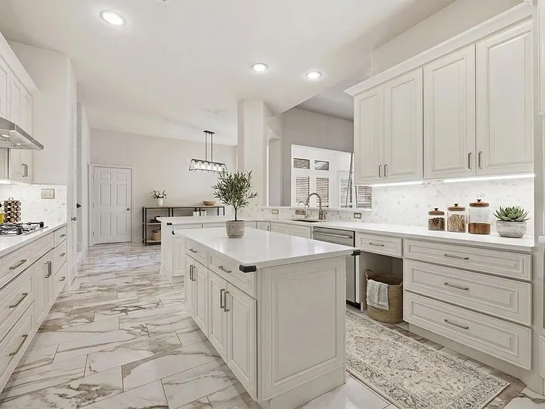 2237 Homestead Ln — Photo 2