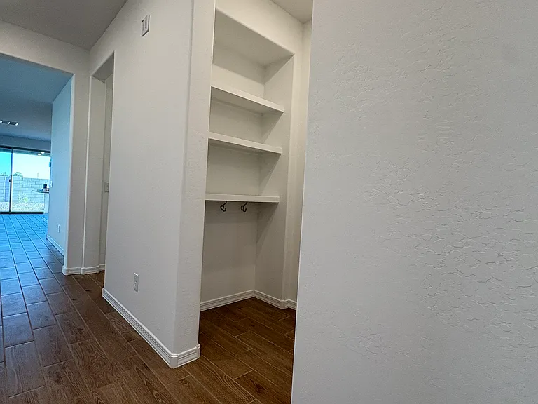 675 W Riparian Dr — Photo 10