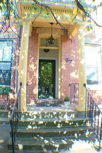 67 Warren St #B Photo 1