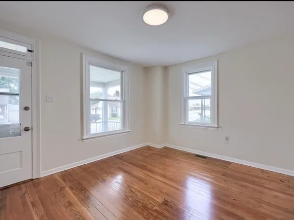 1202 Baltimore St, Hanover, PA 17331