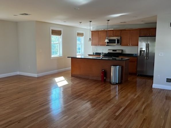 8 Anoka Ave #2A