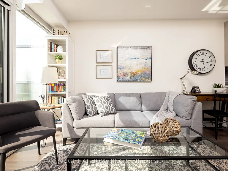 105 George St E #1912 — Photo 8