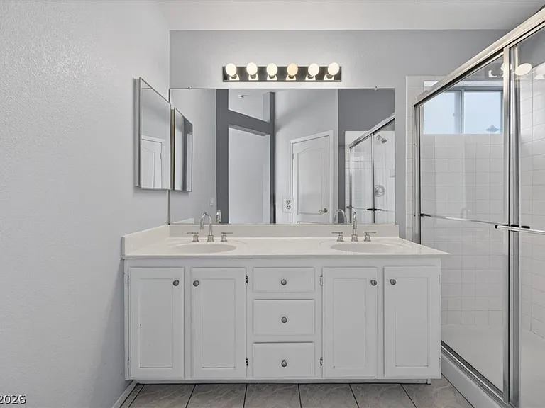 2408 Sterling Heights Dr — Photo 26