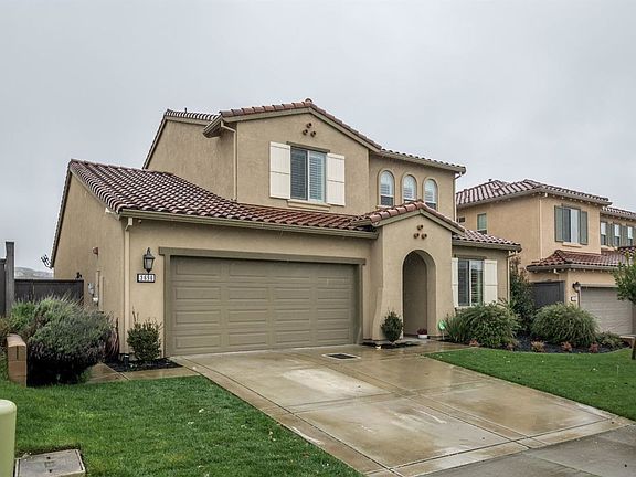 2nd image of 3696 Rosecrest Cir