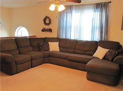 3rd image of 19 Celtic Dr
