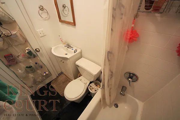 Rented by Kings Court Real Estate | media 16