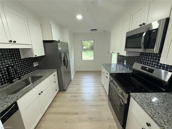 5th image of 142 Idlebrook Rd
