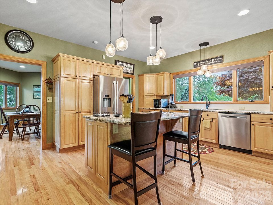 7th image of 151 Austin Mountain Dr