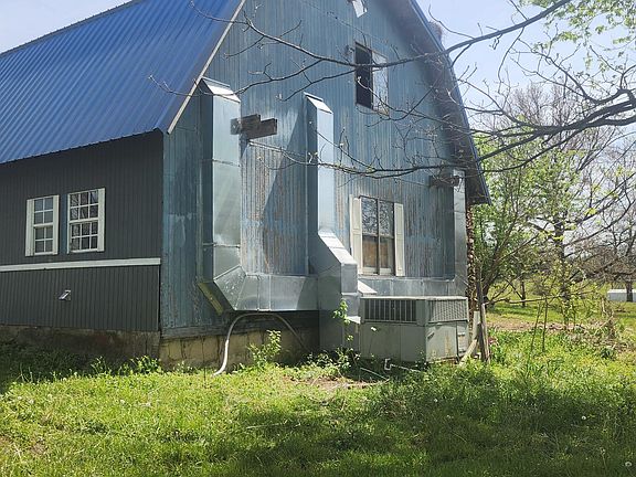 4th image of 23305 Farm Road 1055
