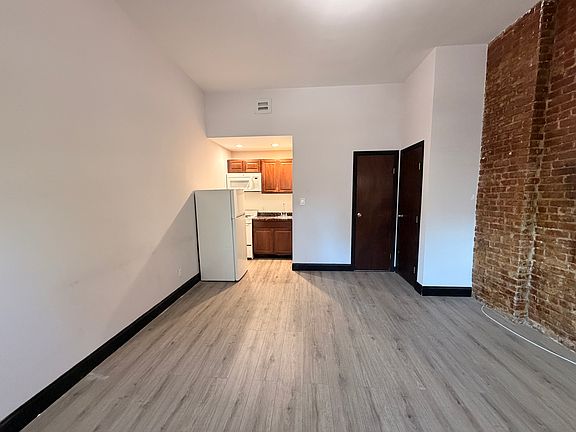 4th image of 704 4th Ave APT 1