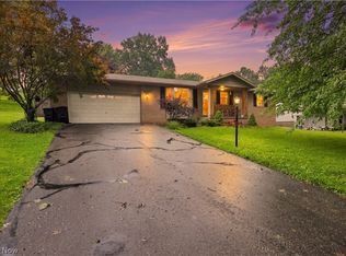 401 Springbrook Dr SW, New Philadelphia, OH 44663