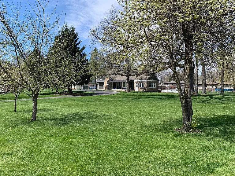 1315 Hilltop Dr — Photo 4