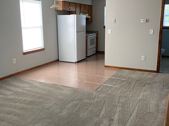 2nd image of 2025 Hidden Valley Ct