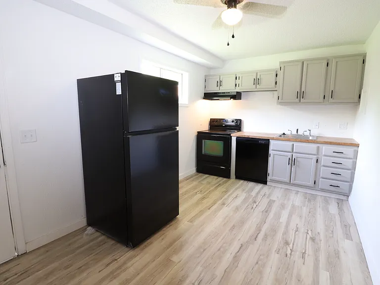 21 Larue St #10 — Photo 4