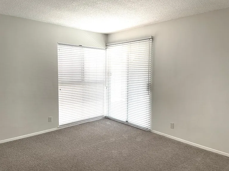 3001 Coleridge Dr — Photo 14