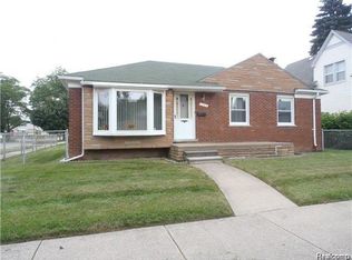 1164 Vinewood St, Wyandotte, MI 48192