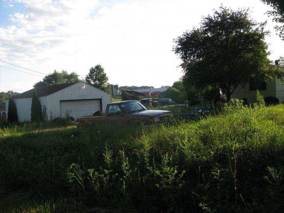 2nd image of 11701 Railroad St
