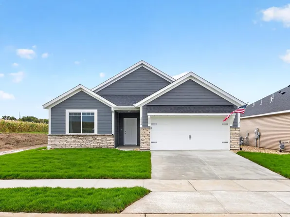 1804 Dale Pl SE, Pine Island, MN 55963