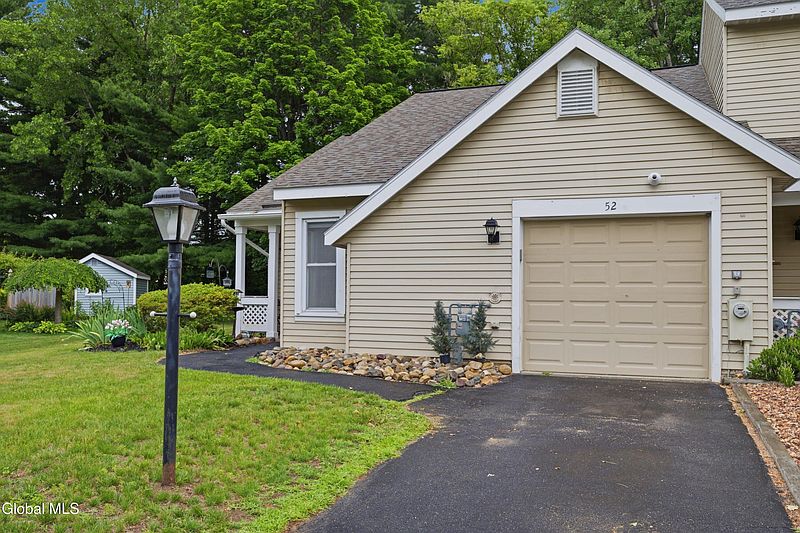 3rd image of 52 Stoney Creek Drive